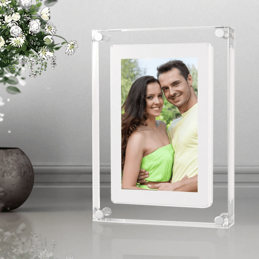 10.1 INCH-Acrylic Digital Picture Frame with Built-in 2GB Memory Gamers Point Accessory Gamers Point
