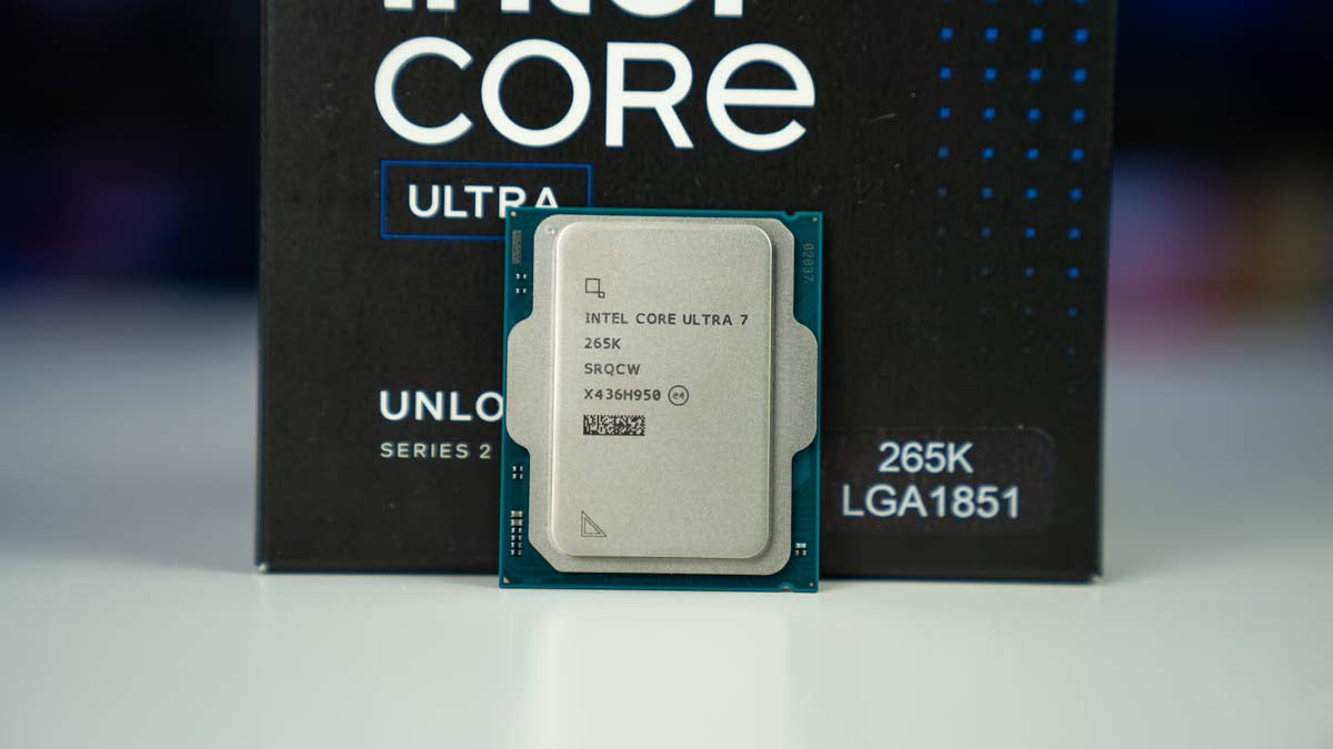 Intel Core Ultra 7 265K processor and retail box